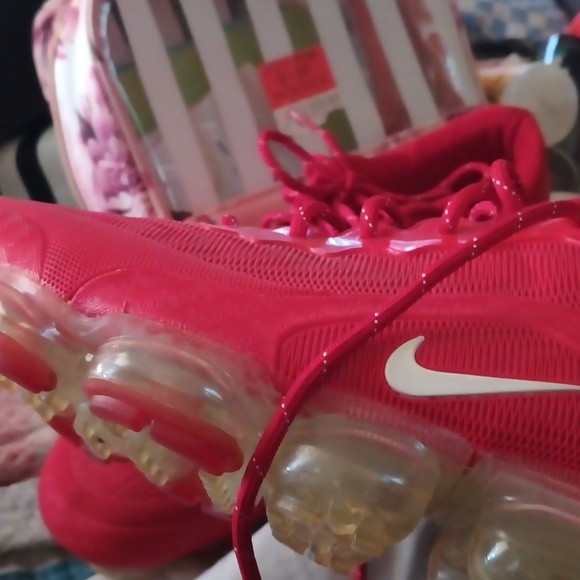 Like new vapormax - Picture 2 of 2